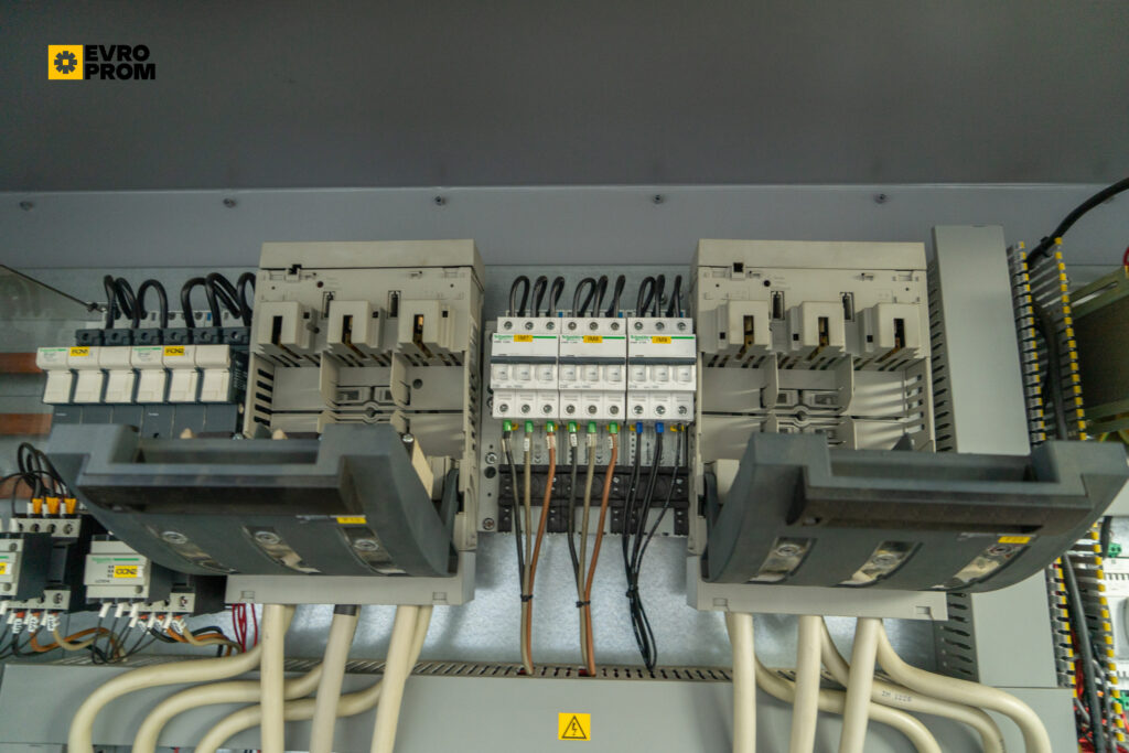 Чіллер UNIFLAIR BREC2802A 635 кВт