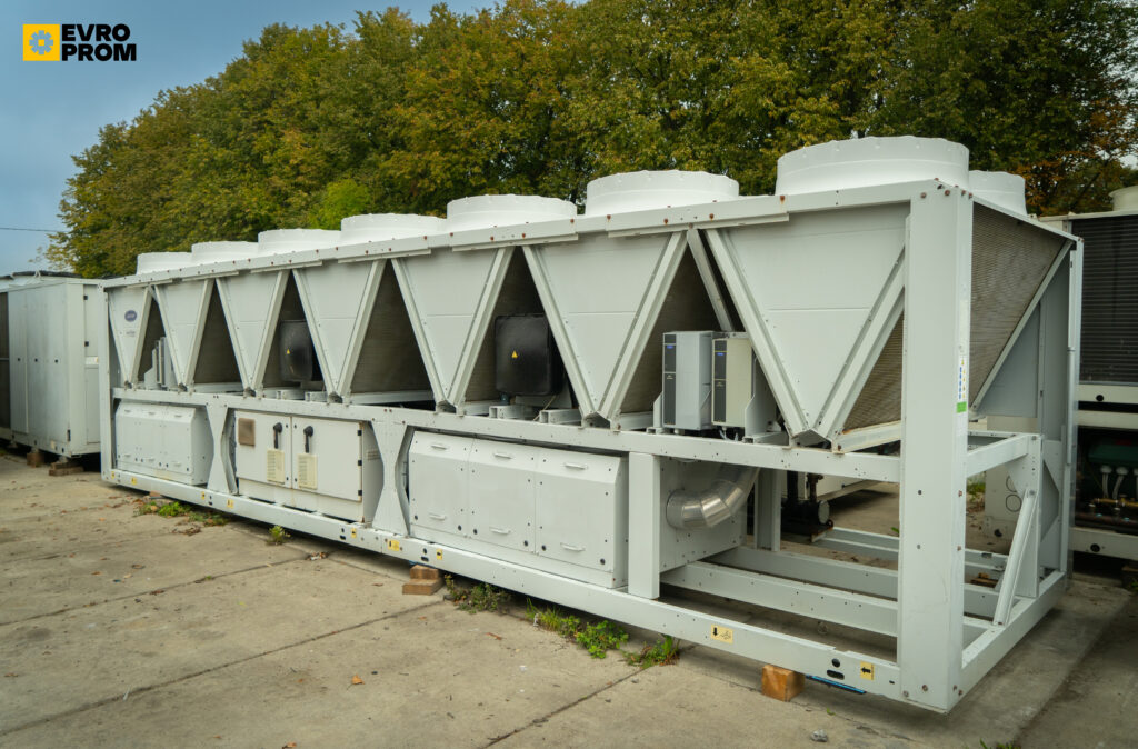 Чиллер CARRIER 30XB 0900 0041 890 кВт