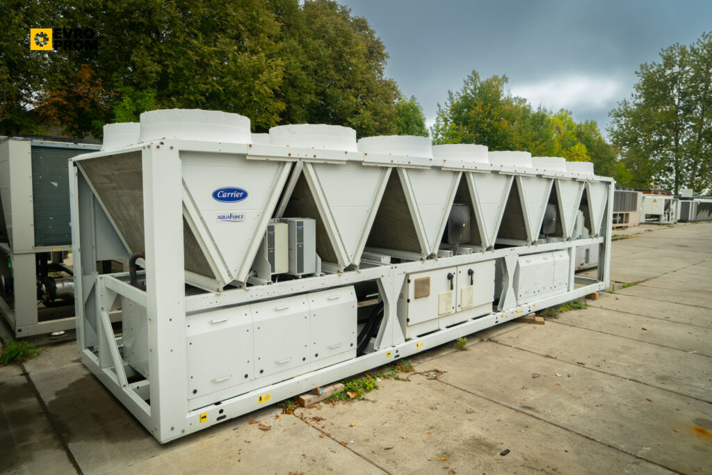 Чиллер CARRIER 30XB 0900 0041 890 кВт