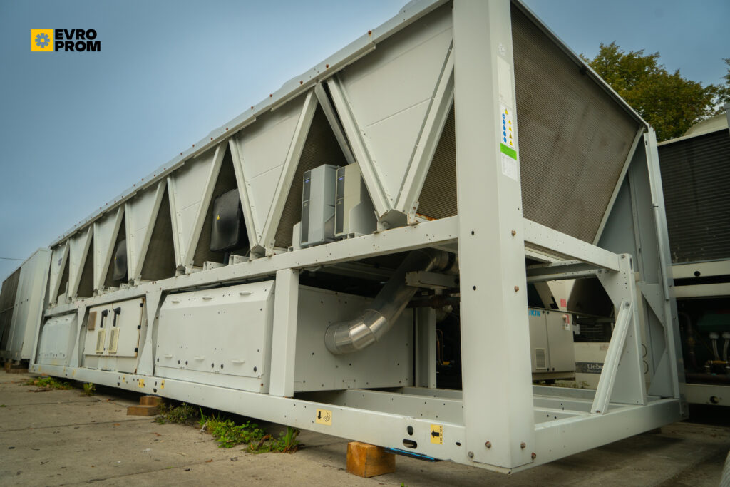 Чиллер CARRIER 30XB 0900 0041 890 кВт