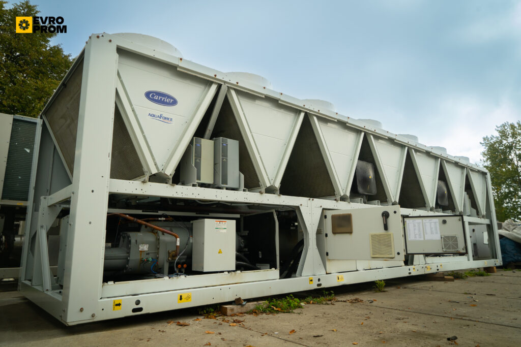 Чиллер CARRIER 30XB 0900 0041 890 кВт