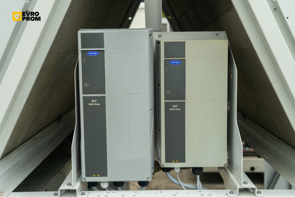 Чиллер CARRIER 30XB 0900 0041 890 кВт
