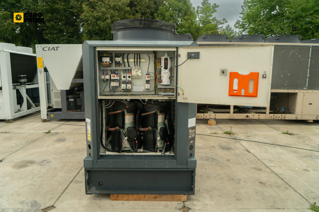 Чіллер TRANE CGAX 030 SE LN 82 кВт