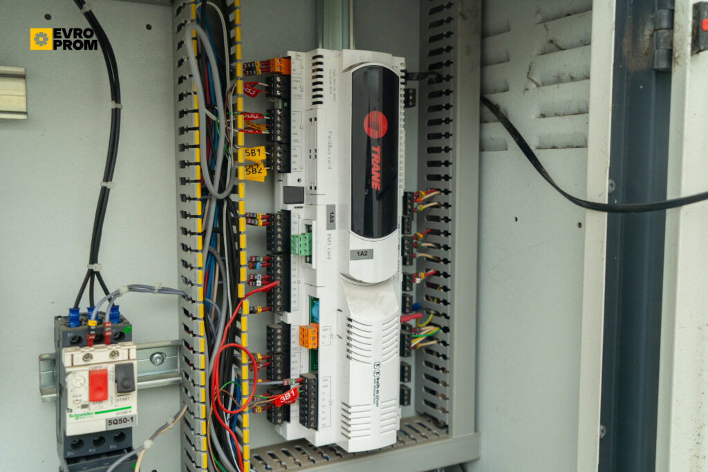 Чіллер TRANE CGAX 030 SE LN 82 кВт