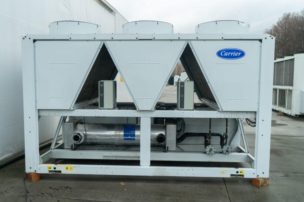 Kaltwassersatz Carrier 30RB 372 367 kW