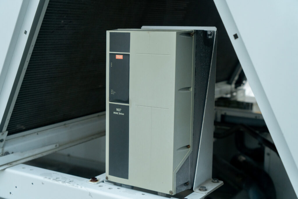 Kaltwassersatz Carrier 30RB 372 367 kW