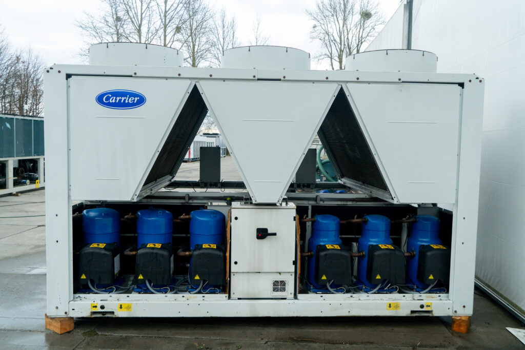 Kaltwassersatz Carrier 30RB 372 367 kW