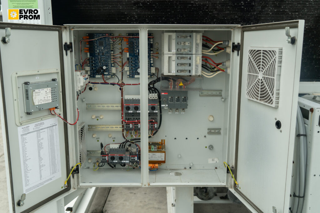 Чиллер CARRIER 30RBM 260 0014 PE 261 кВт