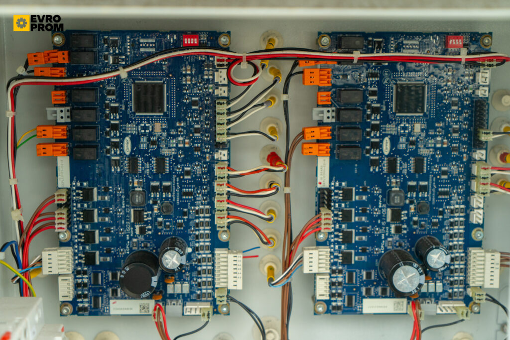 Чиллер CARRIER 30RBM 260 0014 PE 261 кВт