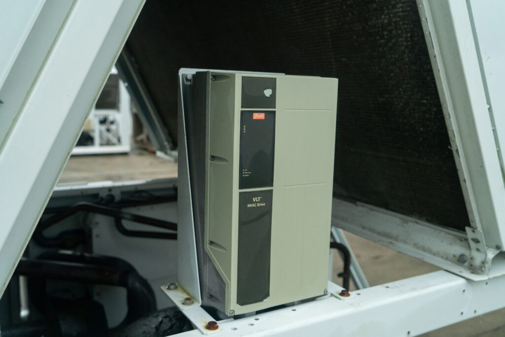 Чіллер Carrier 30RB 372 367 кВт