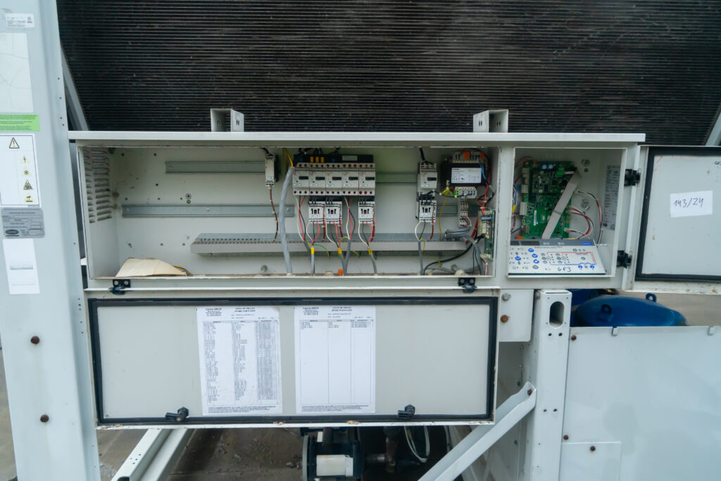 Aircooled chiller Carrier 30RB 342 332 kW
