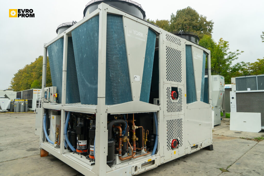 Kaltwassersatz/Wärmepumpe YORK YMPA0260PE50 254 kW/186 kW