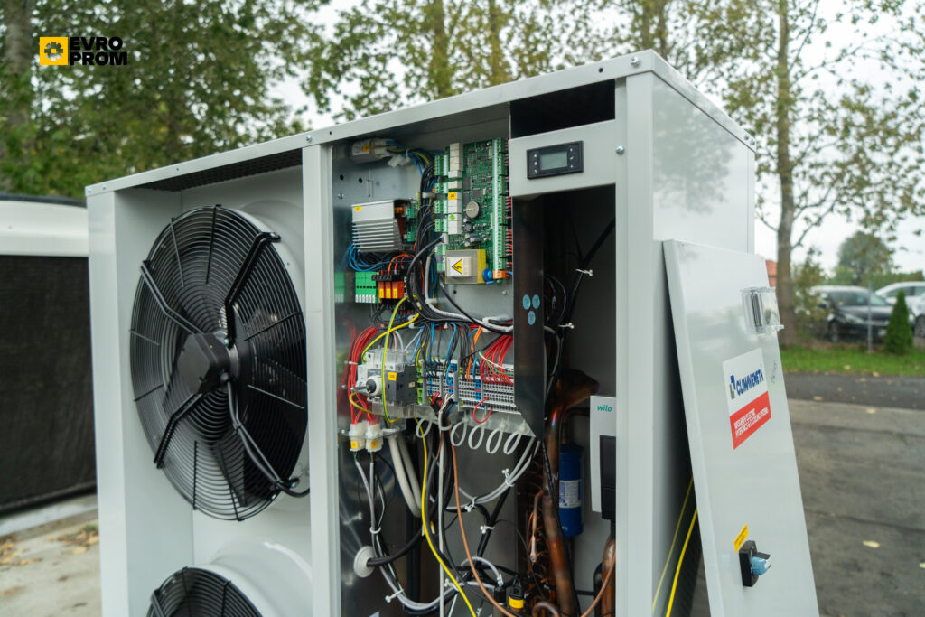 Kaltwassersatz/Wärmepumpe CLIMAVENETA I BX N 025T HASNV 24.7 kW/26.1 kW