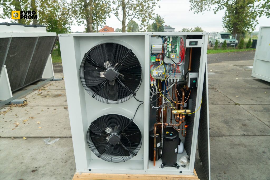 Kaltwassersatz/Wärmepumpe CLIMAVENETA I BX N 025T HASNV 24.7 kW/26.1 kW