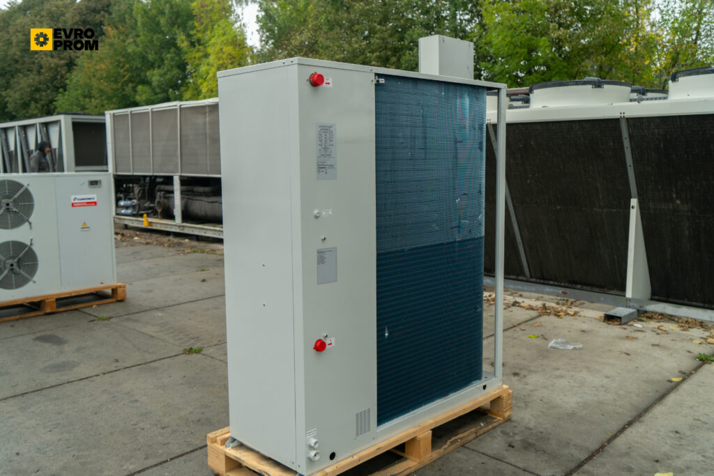 Kaltwassersatz/Wärmepumpe CLIMAVENETA I BX N 025T HASNV 24.7 kW/26.1 kW