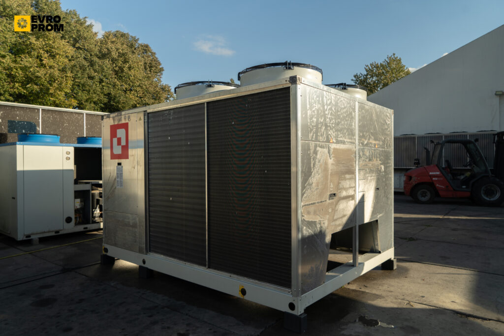 Чіллер/Тепловий насос CLIMAVENETA NECS NR SL S 0704 159.7 кВт/178 кВт