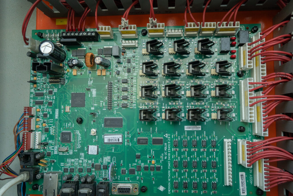 Чиллер Emerson SLS 054011013100F1 482 кВт