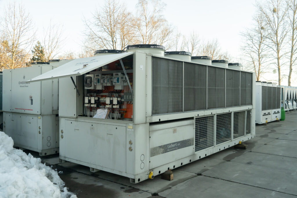 Чиллер Emerson SLS 054011013100F1 482 кВт
