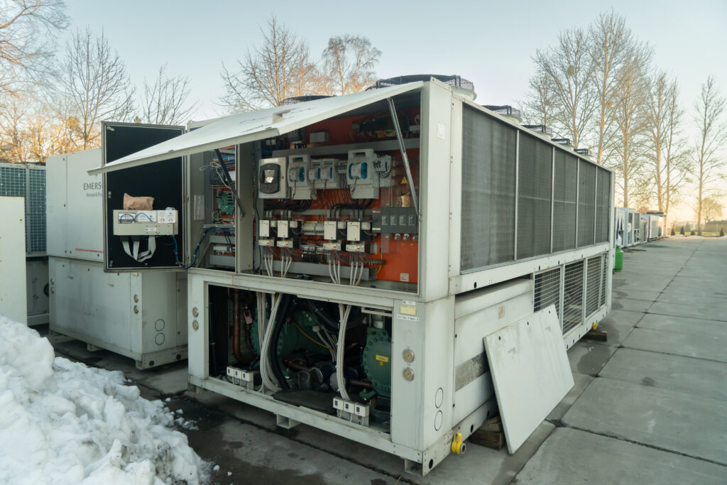 Чиллер Emerson SLS 054011013100F1 482 кВт