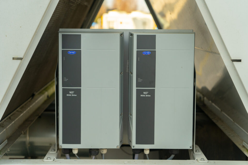 Kaltwassersatz CARRIER 30 RBP 330 0021 PE 330 KW