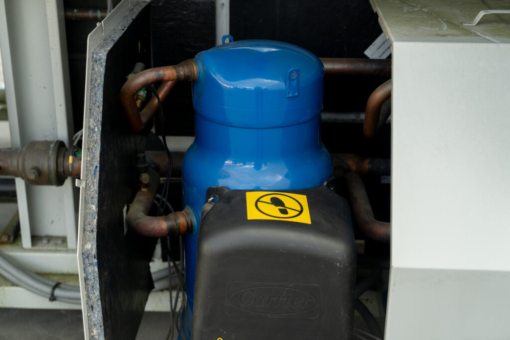 Kaltwassersatz CARRIER 30 RBP 330 0021 PE 330 KW