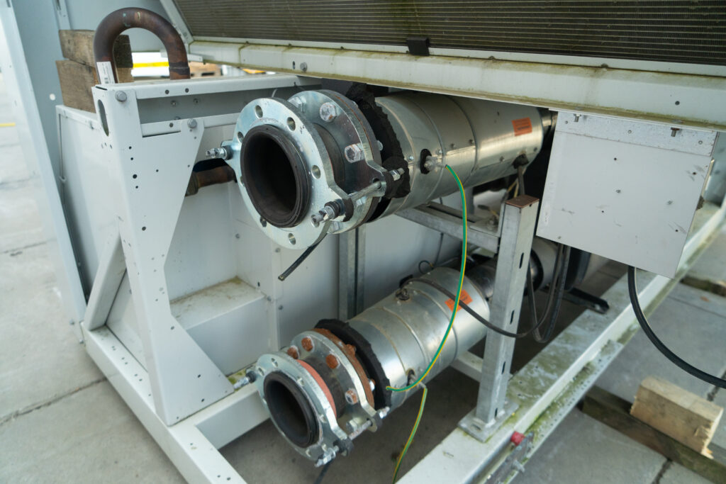 Kaltwassersatz CARRIER 30 RBP 330 0021 PE 330 KW