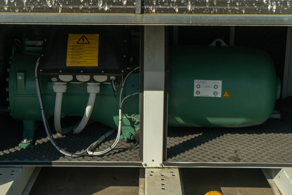 Aircooled chiller CLIMAVENETA I-FX(1+I) CA 2722 700.2 kW