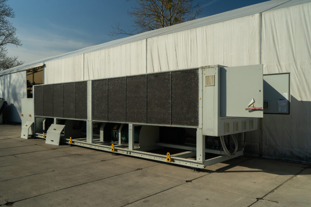 Aircooled chiller CLIMAVENETA I-FX(1+I) CA 2722 700.2 kW