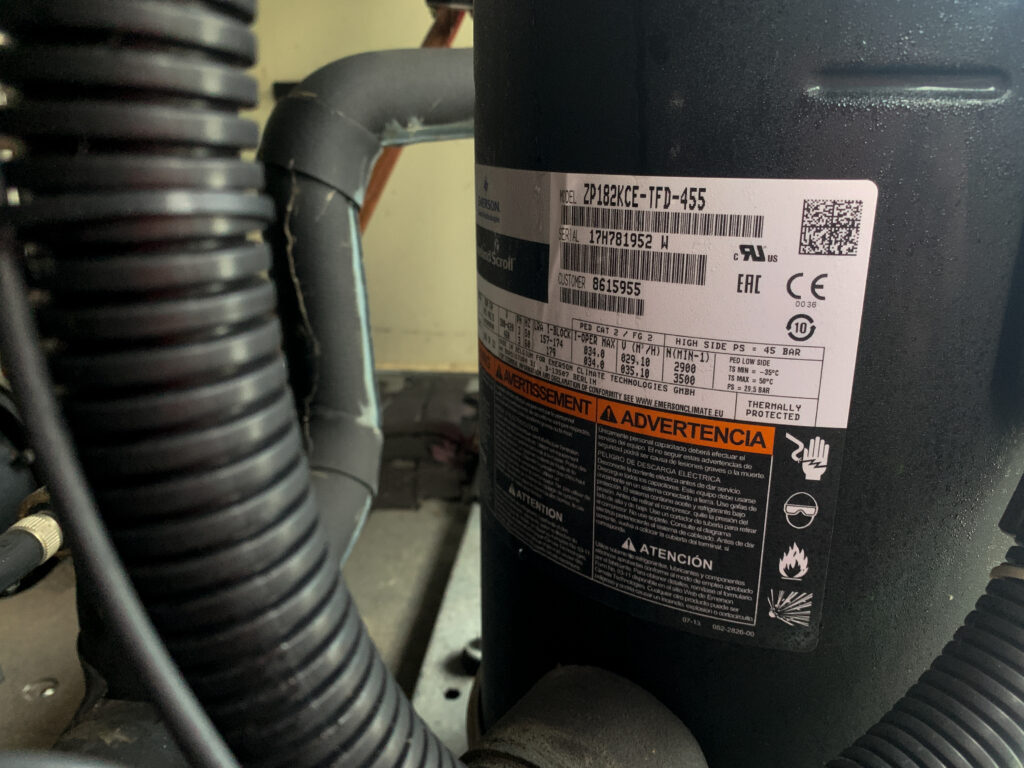 Чіллер LENNOX NAC 230D NM5M 236 кВт