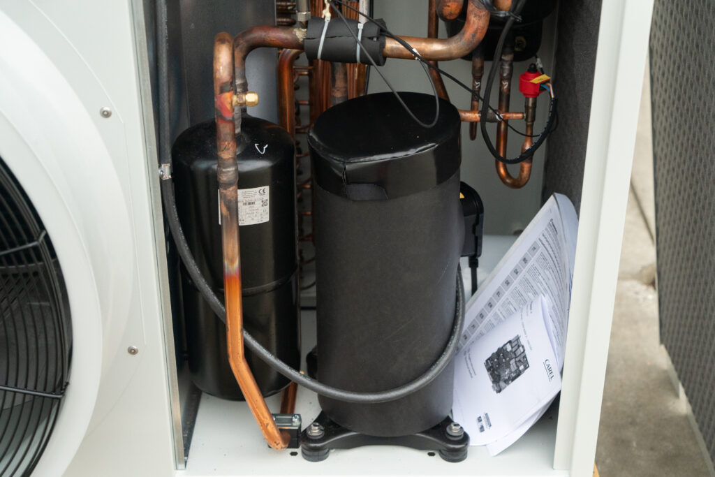 Чиллер/Тепловой насос Climaveneta I BX N 025T HANRV 24.7 кВт/26.1 кВт