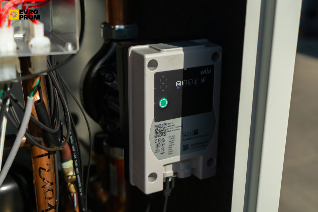 Чіллер/Тепловий насос CLIMAVENETA MEHP IB G07 S 27Y 25.85 кВт/27.23 кВт
