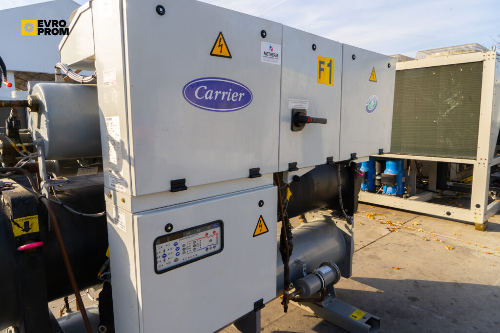 Watercooled chiller CARRIER 30HXC110 A0377 PEE 374 kW