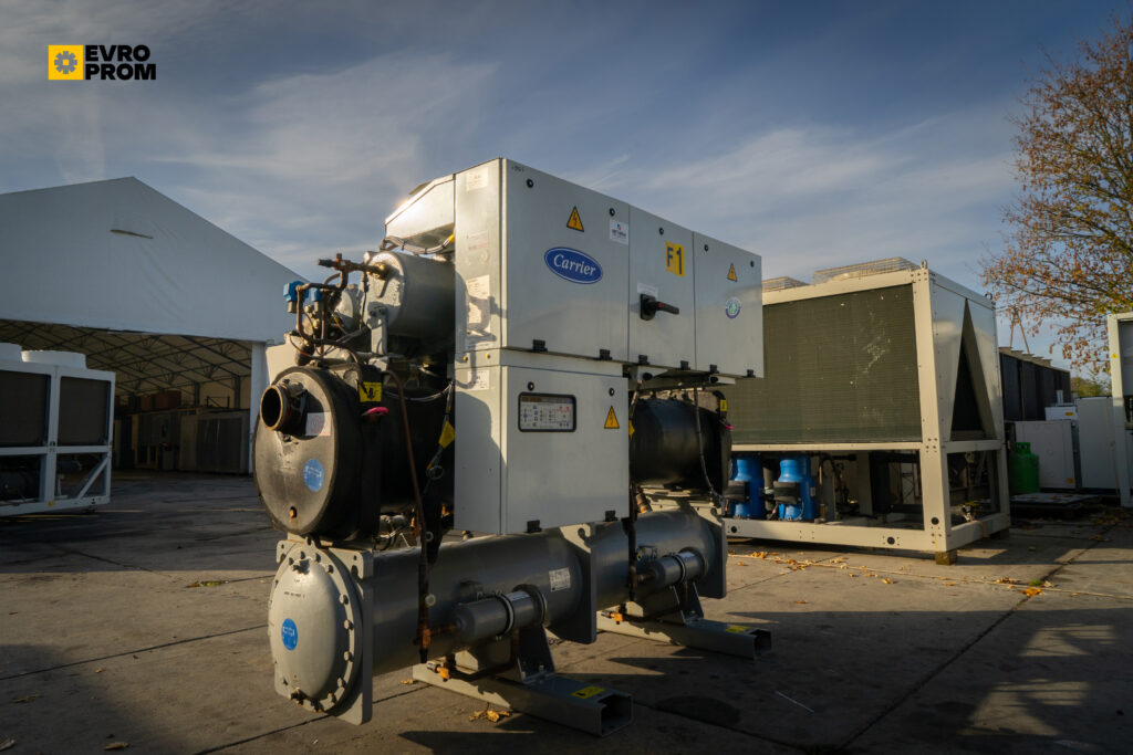 Watercooled chiller CARRIER 30HXC110 A0377 PEE 374 kW
