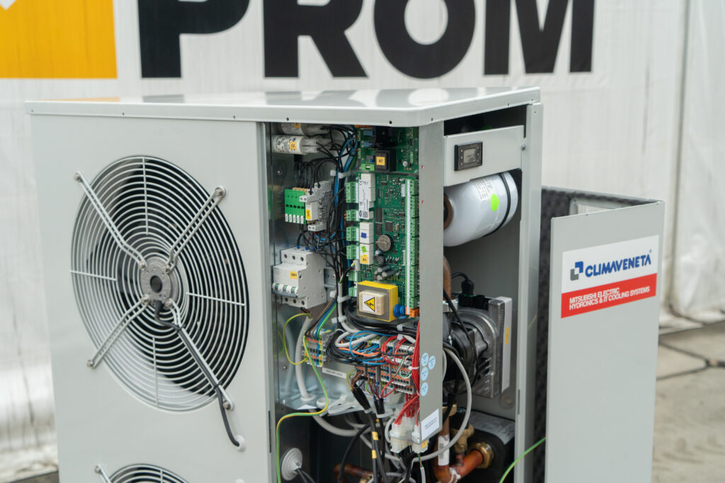 Aircooled chiller Climaveneta I-BX 013T HARV 13.3 kW