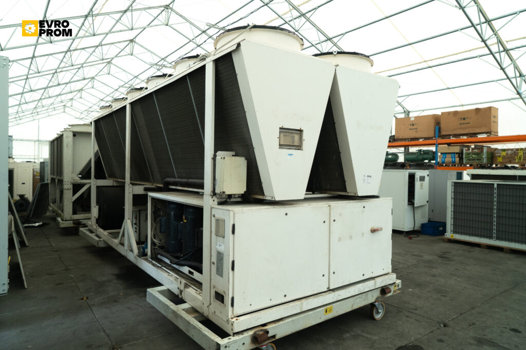 Aircooled chiller/Heat pump Systemair AQWH 2406 HP 601.9 kW / 702 kW