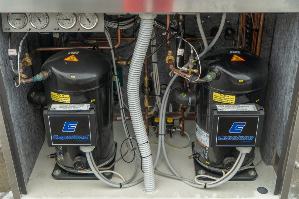 Чиллер/Тепловой насос  Climaveneta AWR HT D LN CA E 0152 44.5 кВт/50.4 кВт