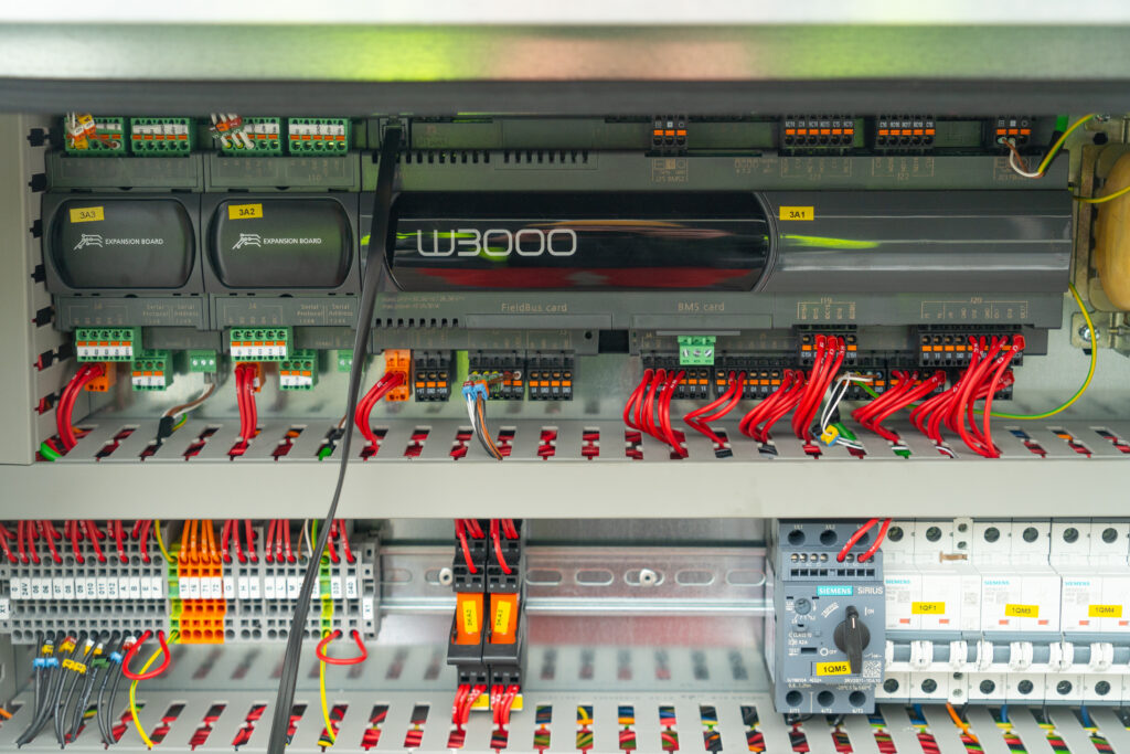 Чиллер/Тепловой насос  Climaveneta AWR HT D LN CA E 0152 44.5 кВт/50.4 кВт