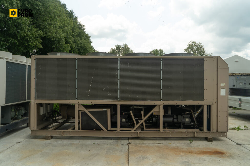 Kaltwassersatz YORK YCAS0475EB 446 kW