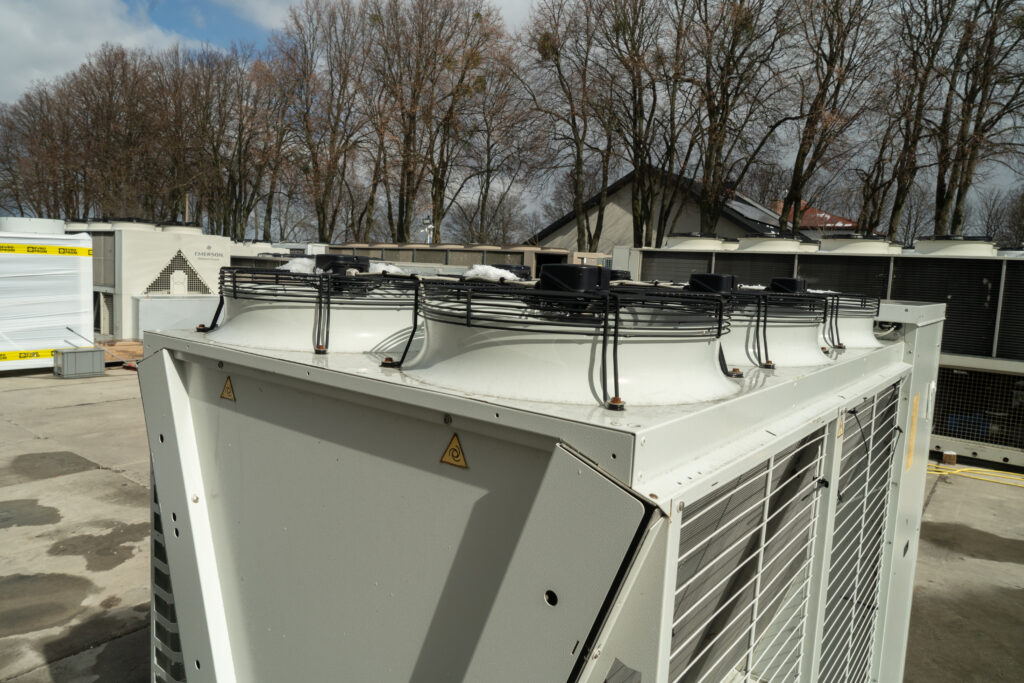 Aircooled chiller/Heat pump Climaveneta NR N LN CA 0262P 70.25 kW/73.12 kW