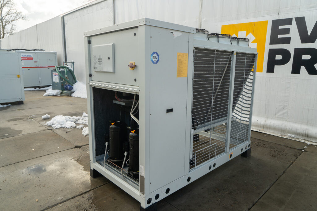 Aircooled chiller/Heat pump Climaveneta NR N LN CA 0262P 70.25 kW/73.12 kW