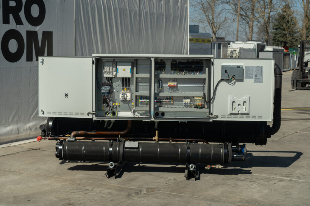 Watercooled chiller/Heat pump Climaveneta FX W H 0551 124.3 kW/141.1 kW
