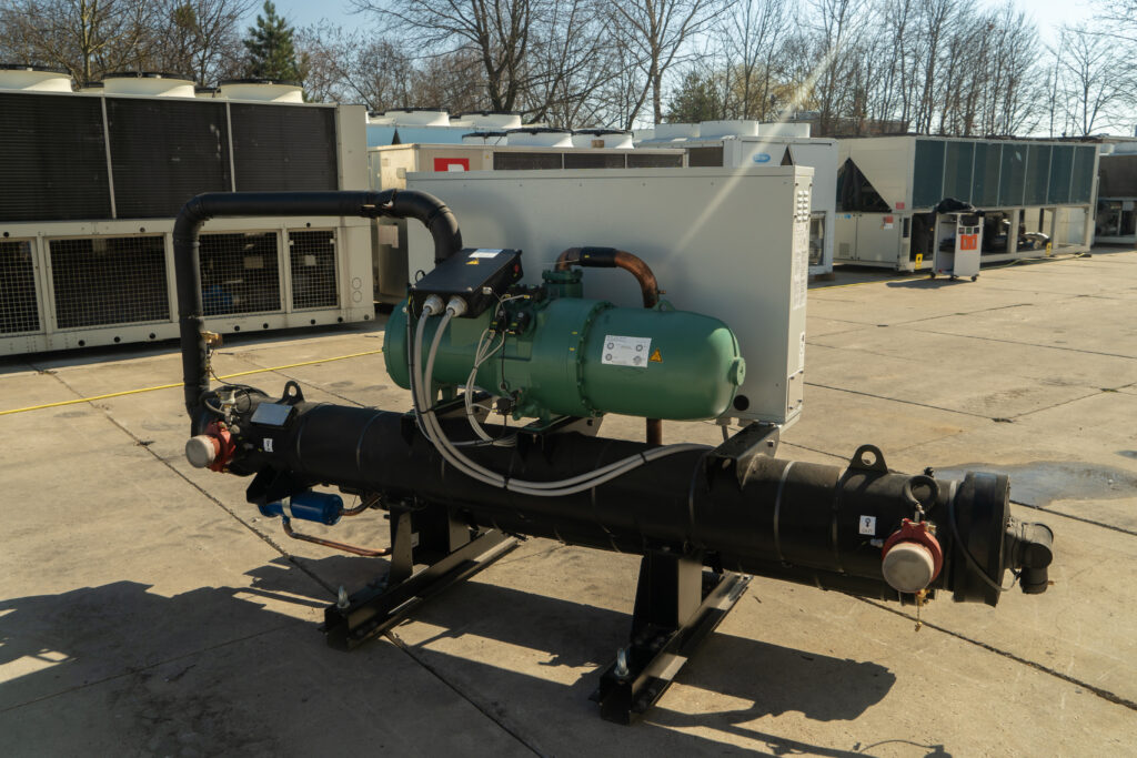 Watercooled chiller/Heat pump Climaveneta FX W H 0551 124.3 kW/141.1 kW