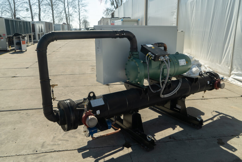 Watercooled chiller/Heat pump Climaveneta FX W H 0551 124.3 kW/141.1 kW