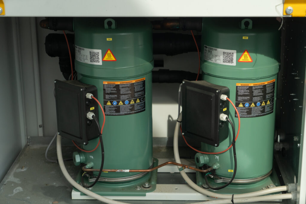 Kaltwassersatz/Wärmepumpe Climaveneta NX W Y H 0502 157.5 kW/175 kW