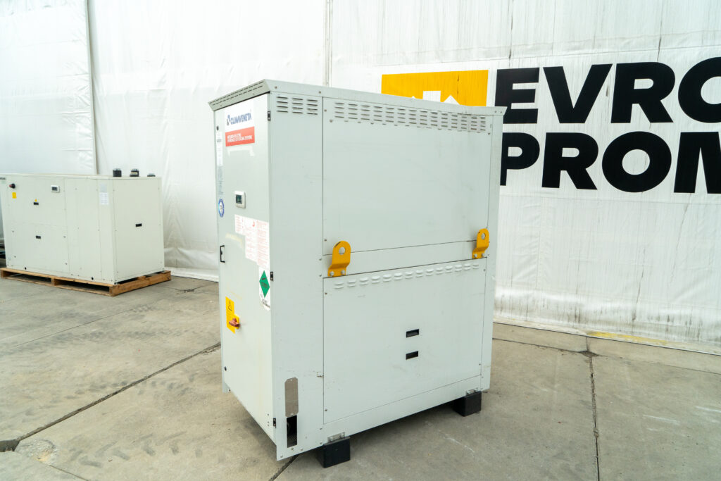 Kaltwassersatz/Wärmepumpe Climaveneta NX W Y H 0502 157.5 kW/175 kW