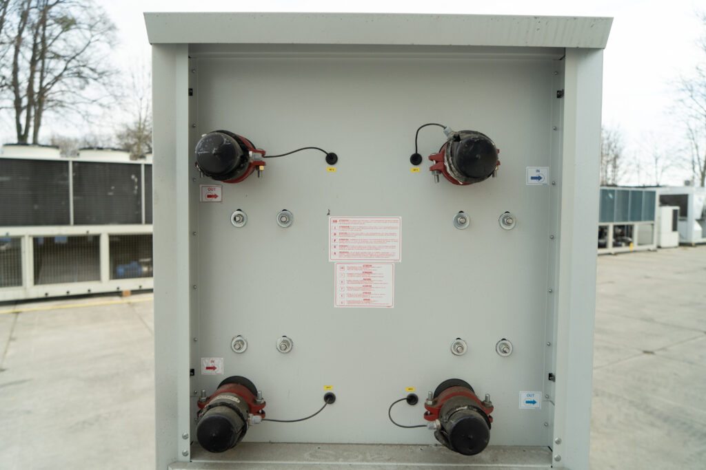 Kaltwassersatz/Wärmepumpe Climaveneta NX W Y H 0502 157.5 kW/175 kW