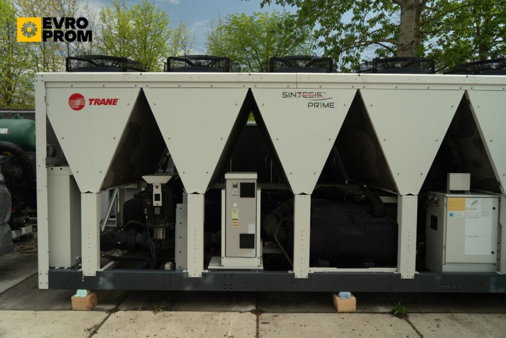 Aircooled chiller TRANE RTAF300 HSS XLN 1079 kW