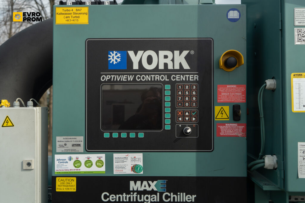 Kaltwassersatz YORK YK CF CG Q7 5CK F 2200 kW