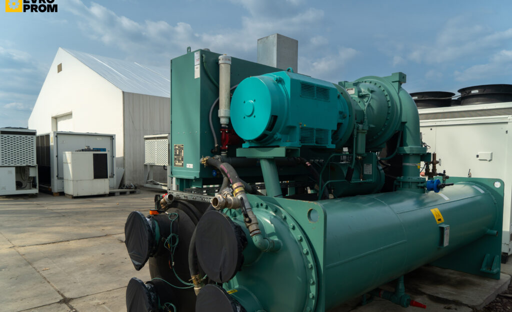 Kaltwassersatz YORK YK CF CG Q7 5CK F 2200 kW
