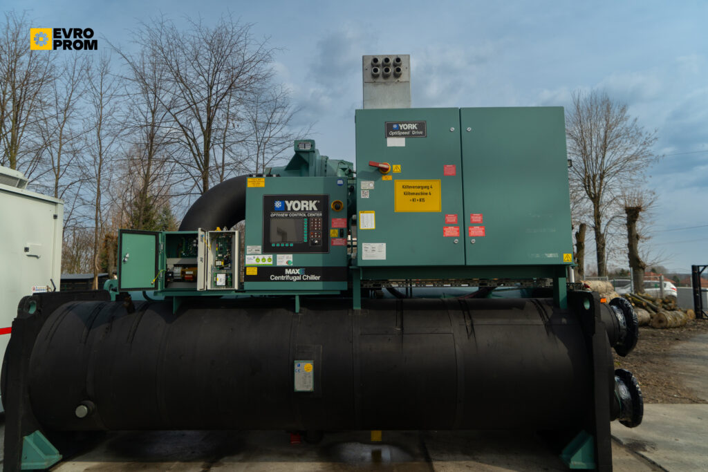 Kaltwassersatz YORK YK CF CG Q7 5CK F 2200 kW